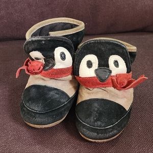 ~SOLD~ Robeez 12-18mo Penguin Slippers